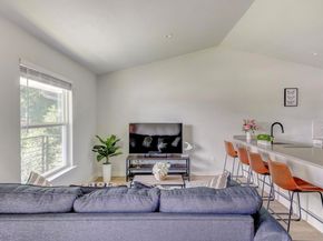 1205 Hollow creek DR 202, Austin TX 78704