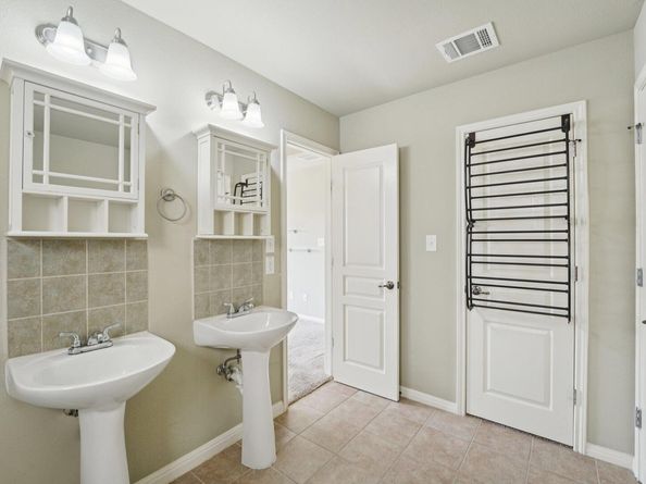 7605 Sleepy Hollow LN, Lago Vista TX 78645