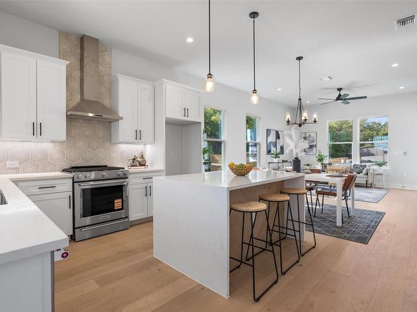 6209 Friendswood DR, Austin TX 78723