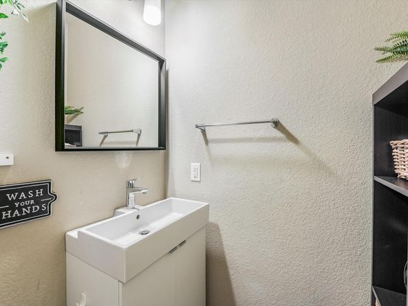 7509 Colina Vista LOOP A, Austin TX 78750