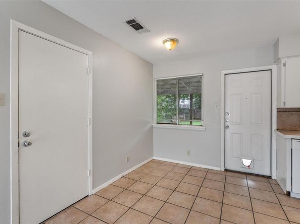 809 Eberhart LN, Austin TX 78745