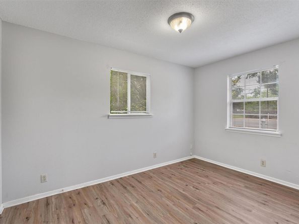 809 Eberhart LN, Austin TX 78745