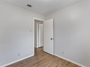 809 Eberhart LN, Austin TX 78745