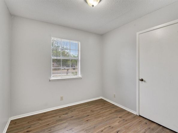 809 Eberhart LN, Austin TX 78745