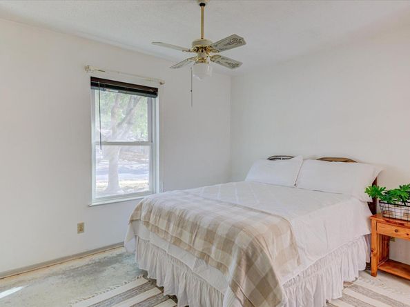 815 Hill Wood DR, Austin TX 78745