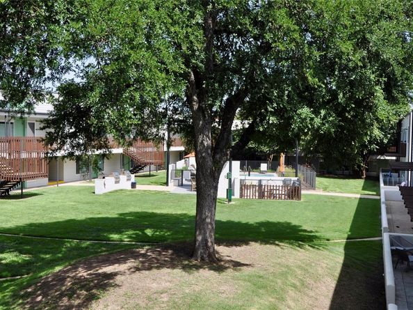 2200 Dickson DR 116, Austin TX 78704