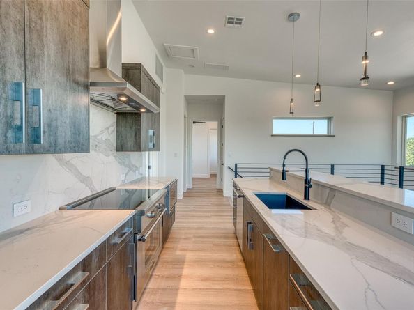 8621 Nina LN, Jonestown TX 78645