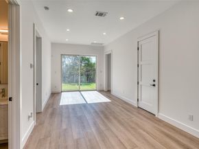 8621 Nina LN, Jonestown TX 78645