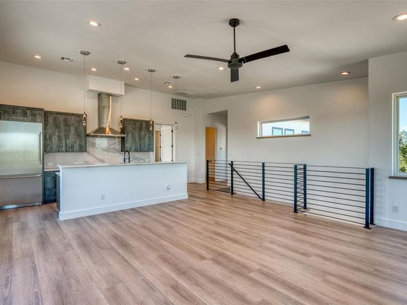 8621 Nina LN, Jonestown TX 78645