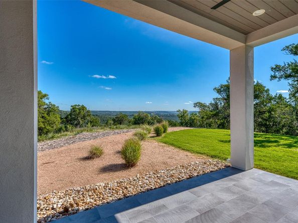 8621 Nina LN, Jonestown TX 78645