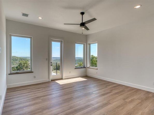 8621 Nina LN, Jonestown TX 78645