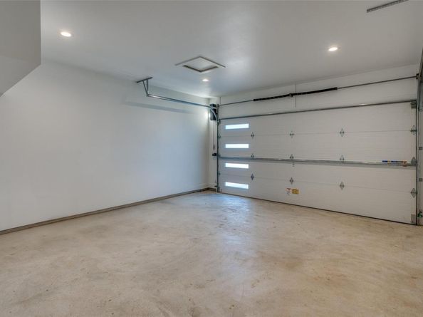 8621 Nina LN, Jonestown TX 78645