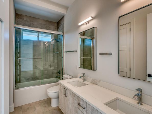 8621 Nina LN, Jonestown TX 78645