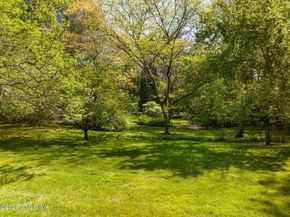 16 Vineyard Lane, Greenwich CT 06831
