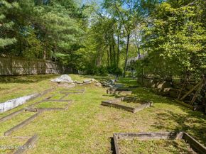 16 Vineyard Lane, Greenwich CT 06831