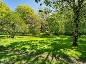16 Vineyard Lane, Greenwich CT 06831