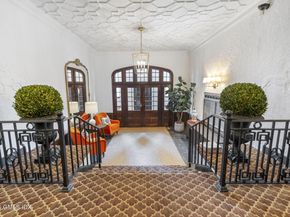 47 Lafayette Place 2D, Greenwich CT 06830
