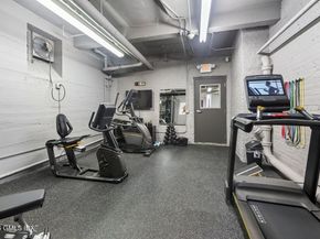 47 Lafayette Place 2D, Greenwich CT 06830
