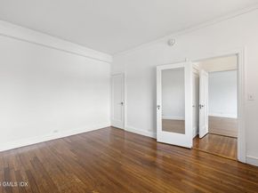 47 Lafayette Place 2D, Greenwich CT 06830