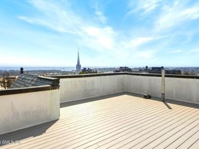 47 Lafayette Place 2D, Greenwich CT 06830