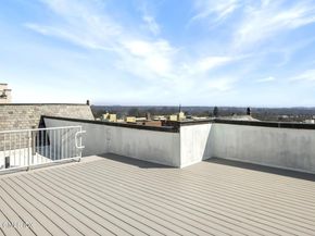 47 Lafayette Place 2D, Greenwich CT 06830