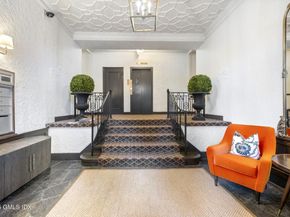 47 Lafayette Place 2D, Greenwich CT 06830