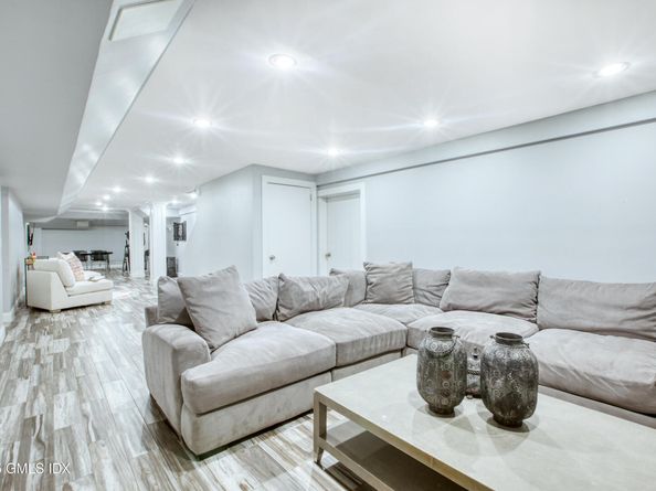 7 Curt Terrace, Greenwich CT 06831