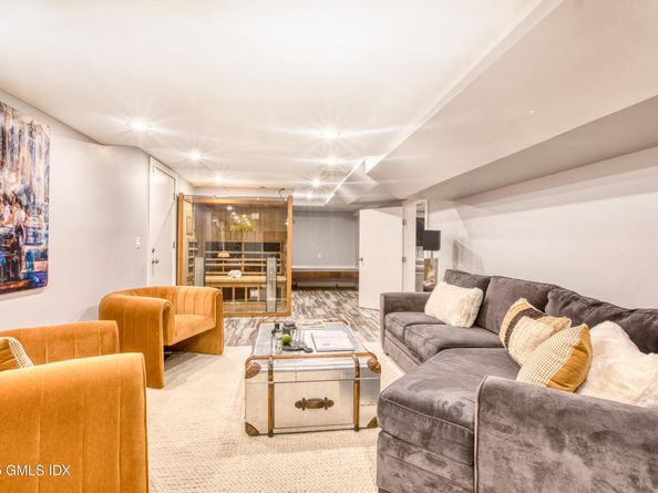 7 Curt Terrace, Greenwich CT 06831