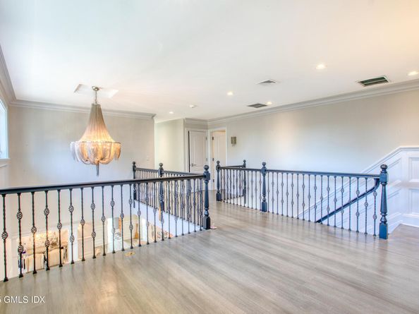 7 Curt Terrace, Greenwich CT 06831