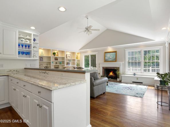 239 E Hunting Ridge Road, Stamford CT 06903