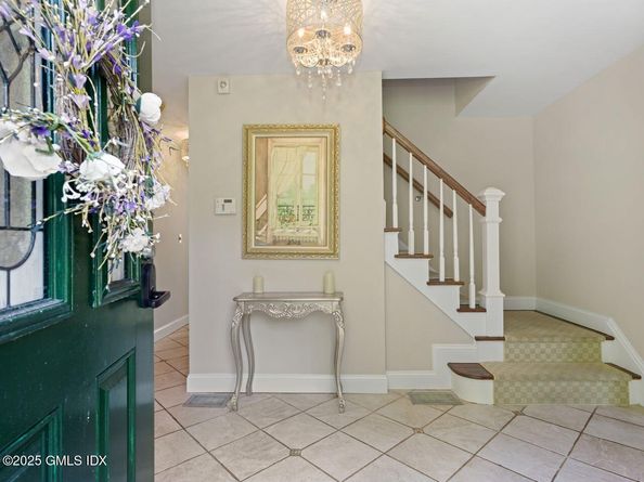 239 E Hunting Ridge Road, Stamford CT 06903