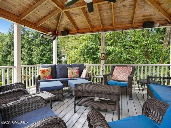239 E Hunting Ridge Road, Stamford CT 06903