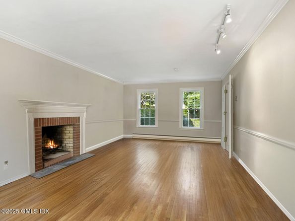 239 E Hunting Ridge Road, Stamford CT 06903