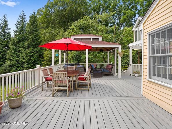 239 E Hunting Ridge Road, Stamford CT 06903