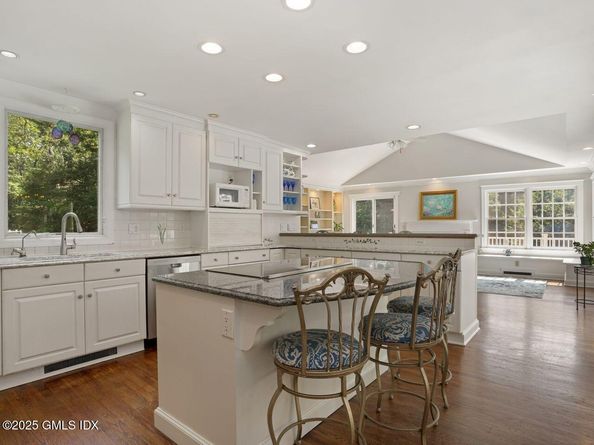 239 E Hunting Ridge Road, Stamford CT 06903