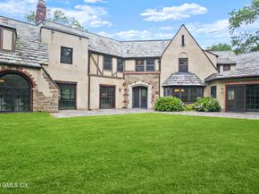 21 Calhoun Drive, Greenwich CT 06831