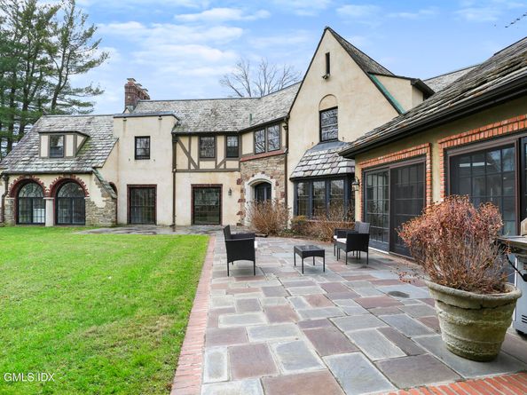 21 Calhoun Drive, Greenwich CT 06831