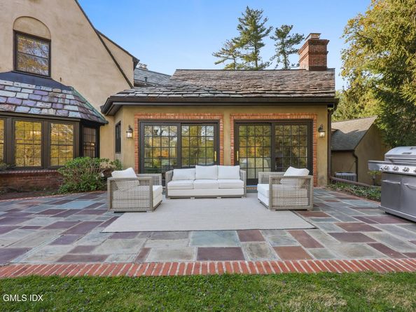 21 Calhoun Drive, Greenwich CT 06831