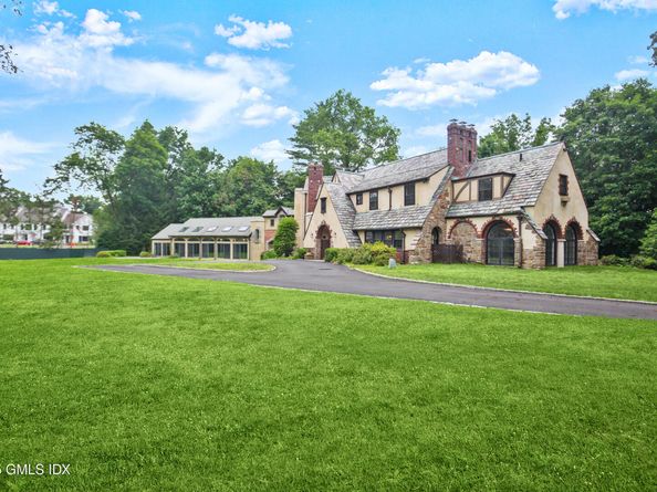 21 Calhoun Drive, Greenwich CT 06831