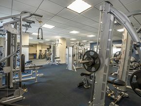 208 Shearwater Ct West 37, Jersey City NJ 07305