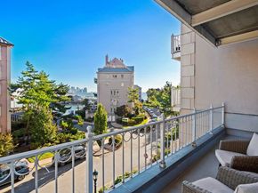 208 Shearwater Ct West 37, Jersey City NJ 07305