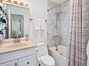 208 Shearwater Ct West 37, Jersey City NJ 07305