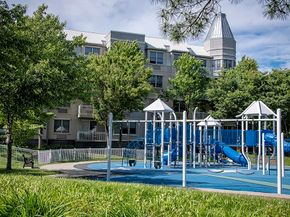 208 Shearwater Ct West 37, Jersey City NJ 07305