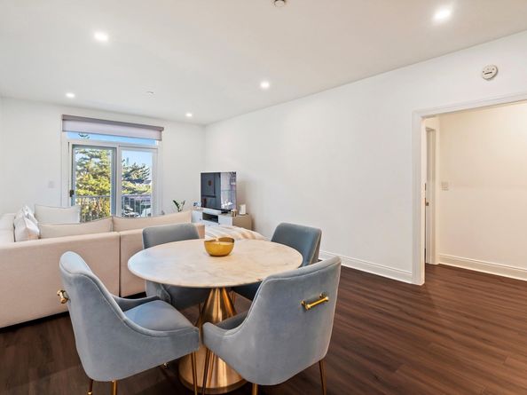 208 Shearwater Ct West 37, Jersey City NJ 07305