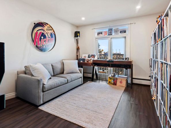 208 Shearwater Ct West 37, Jersey City NJ 07305