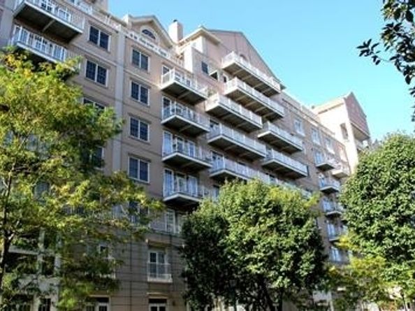208 Shearwater Ct West 37, Jersey City NJ 07305