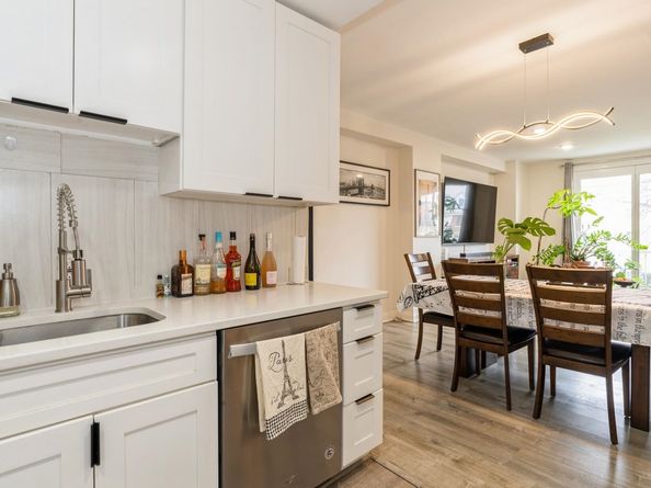 101 Shearwater Ct East 28, Jersey City NJ 07305