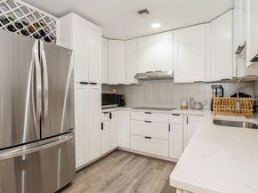 101 Shearwater Ct East 28, Jersey City NJ 07305