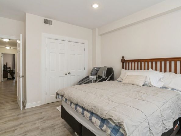 101 Shearwater Ct East 28, Jersey City NJ 07305