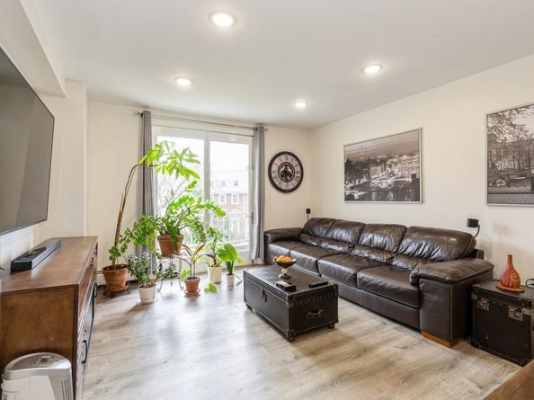 101 Shearwater Ct East 28, Jersey City NJ 07305